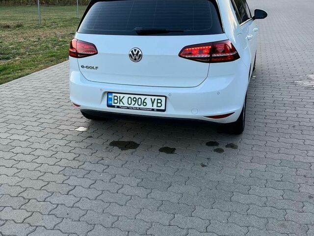 Білий Фольксваген e-Golf, об'ємом двигуна 0 л та пробігом 221 тис. км за 8500 $, фото 2 на Automoto.ua