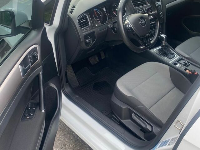 Білий Фольксваген e-Golf, об'ємом двигуна 0 л та пробігом 132 тис. км за 9500 $, фото 13 на Automoto.ua