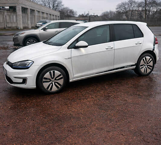 Білий Фольксваген e-Golf, об'ємом двигуна 0 л та пробігом 127 тис. км за 7400 $, фото 1 на Automoto.ua