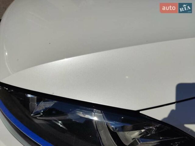 Белый Фольксваген e-Golf, объемом двигателя 0 л и пробегом 142 тыс. км за 9700 $, фото 3 на Automoto.ua
