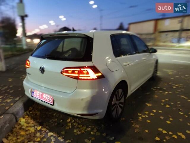 Білий Фольксваген e-Golf, об'ємом двигуна 0 л та пробігом 69 тис. км за 9111 $, фото 11 на Automoto.ua