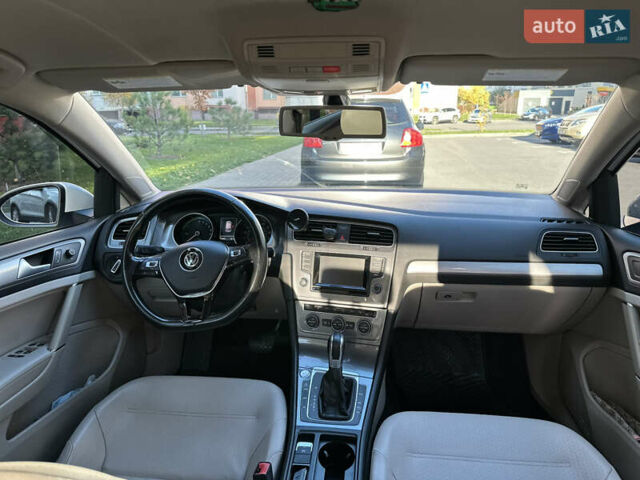 Белый Фольксваген e-Golf, объемом двигателя 0 л и пробегом 114 тыс. км за 10700 $, фото 4 на Automoto.ua