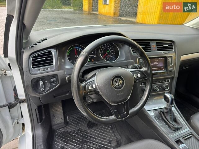 Білий Фольксваген e-Golf, об'ємом двигуна 0 л та пробігом 126 тис. км за 8000 $, фото 15 на Automoto.ua