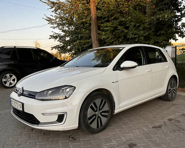Белый Фольксваген e-Golf, объемом двигателя 0 л и пробегом 151 тыс. км за 8100 $, фото 19 на Automoto.ua