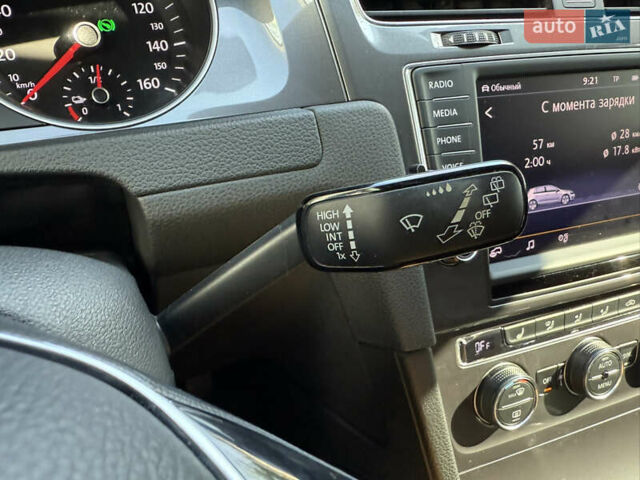 Белый Фольксваген e-Golf, объемом двигателя 0 л и пробегом 95 тыс. км за 9500 $, фото 35 на Automoto.ua