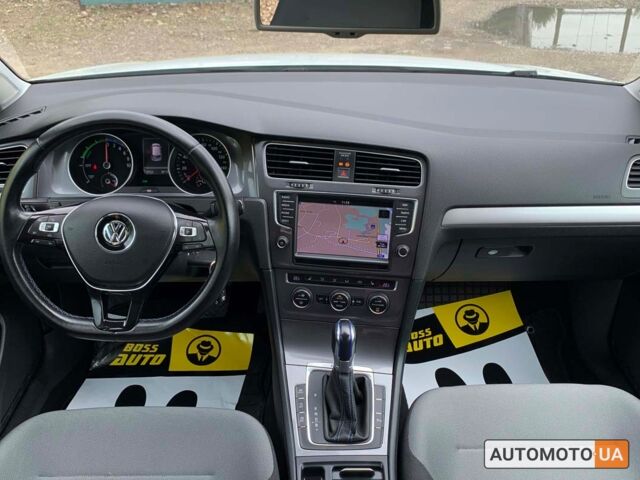 Білий Фольксваген e-Golf, об'ємом двигуна 24 л та пробігом 113 тис. км за 9700 $, фото 14 на Automoto.ua