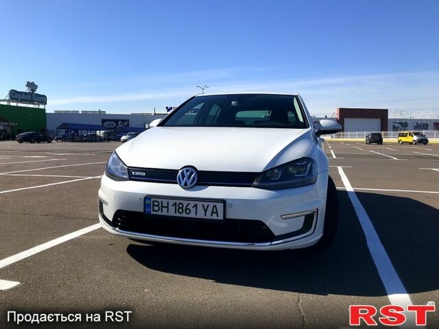 Белый Фольксваген e-Golf, объемом двигателя 0 л и пробегом 154 тыс. км за 9500 $, фото 1 на Automoto.ua