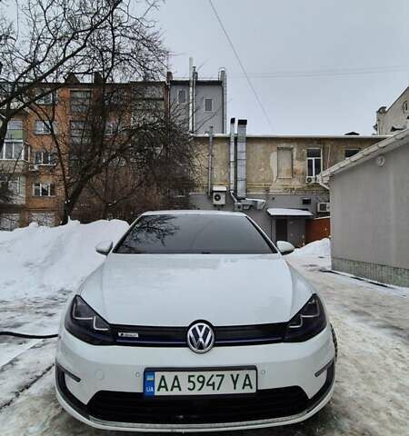Білий Фольксваген e-Golf, об'ємом двигуна 0 л та пробігом 157 тис. км за 7400 $, фото 2 на Automoto.ua