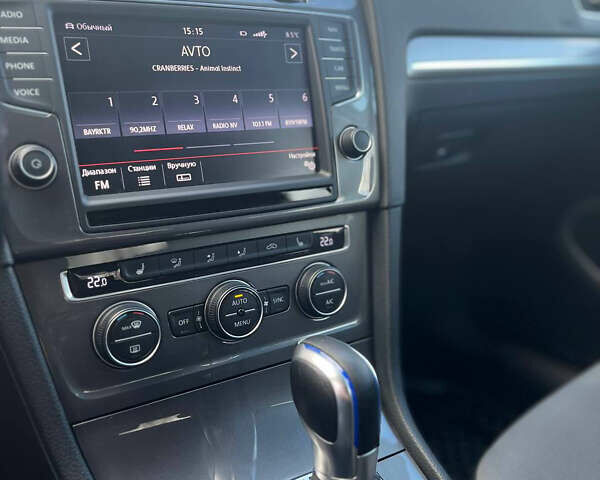 Белый Фольксваген e-Golf, объемом двигателя 0 л и пробегом 114 тыс. км за 9800 $, фото 36 на Automoto.ua