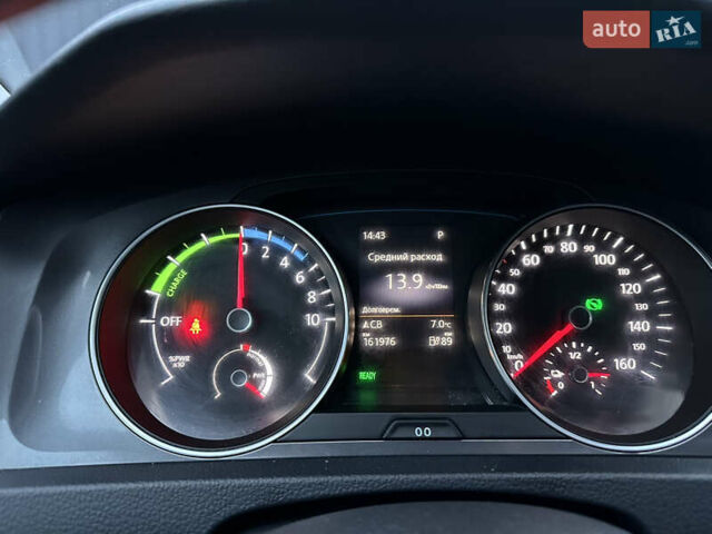Белый Фольксваген e-Golf, объемом двигателя 0 л и пробегом 161 тыс. км за 7750 $, фото 9 на Automoto.ua