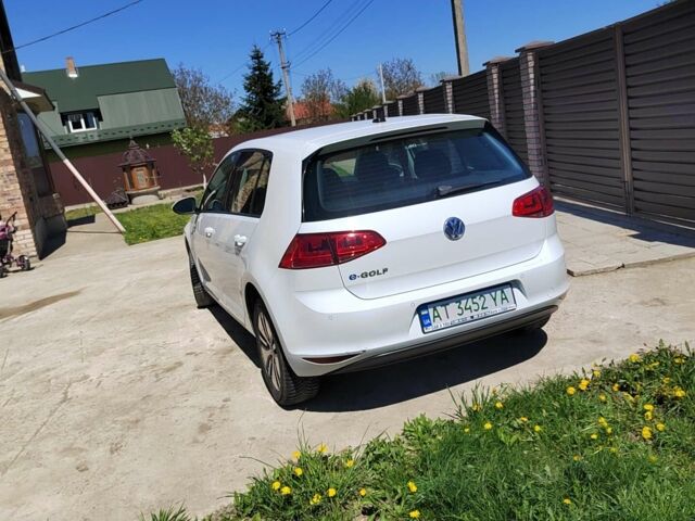 Белый Фольксваген e-Golf, объемом двигателя 0 л и пробегом 84 тыс. км за 9600 $, фото 15 на Automoto.ua