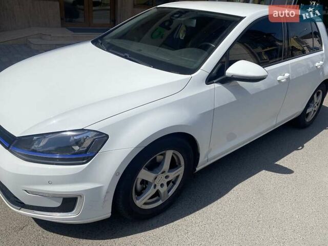 Білий Фольксваген e-Golf, об'ємом двигуна 0 л та пробігом 113 тис. км за 8900 $, фото 1 на Automoto.ua