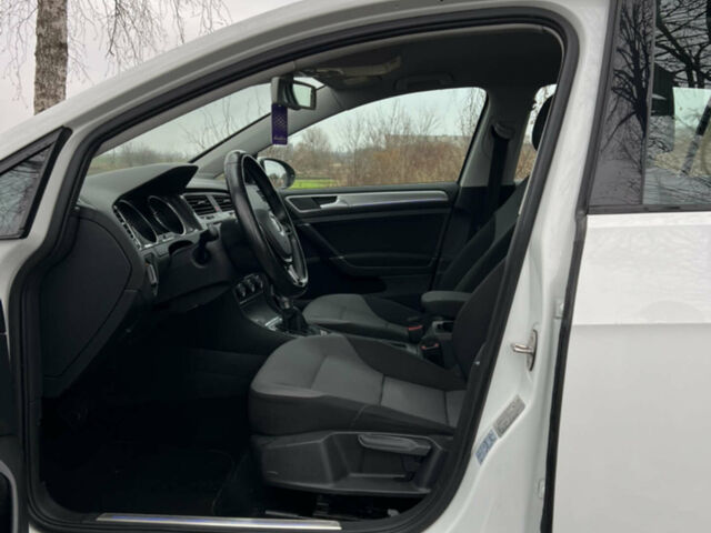 Білий Фольксваген e-Golf, об'ємом двигуна 0 л та пробігом 126 тис. км за 8550 $, фото 16 на Automoto.ua