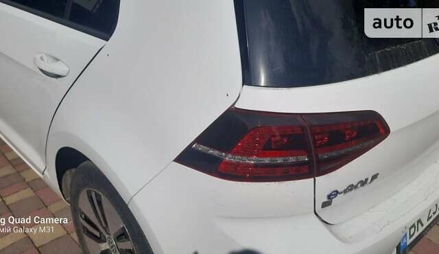 Белый Фольксваген e-Golf, объемом двигателя 0 л и пробегом 107 тыс. км за 8800 $, фото 31 на Automoto.ua