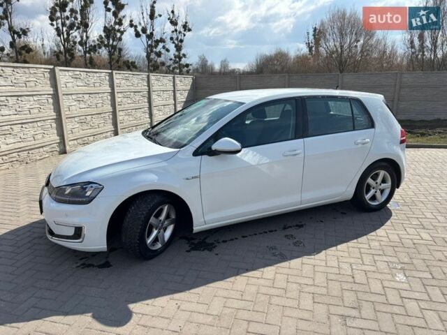 Белый Фольксваген e-Golf, объемом двигателя 0 л и пробегом 214 тыс. км за 7200 $, фото 1 на Automoto.ua