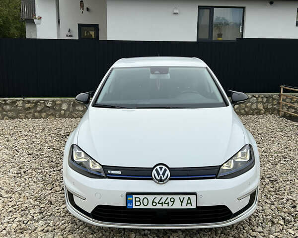 Белый Фольксваген e-Golf, объемом двигателя 0 л и пробегом 110 тыс. км за 8490 $, фото 1 на Automoto.ua