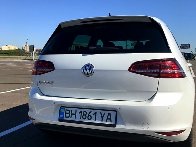 Белый Фольксваген e-Golf, объемом двигателя 0 л и пробегом 154 тыс. км за 9500 $, фото 3 на Automoto.ua