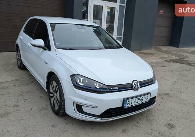 Белый Фольксваген e-Golf, объемом двигателя 0 л и пробегом 192 тыс. км за 7550 $, фото 8 на Automoto.ua
