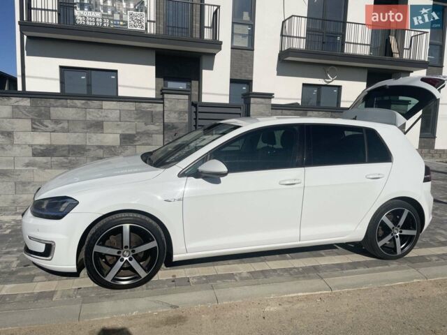 Білий Фольксваген e-Golf, об'ємом двигуна 0 л та пробігом 106 тис. км за 9800 $, фото 2 на Automoto.ua