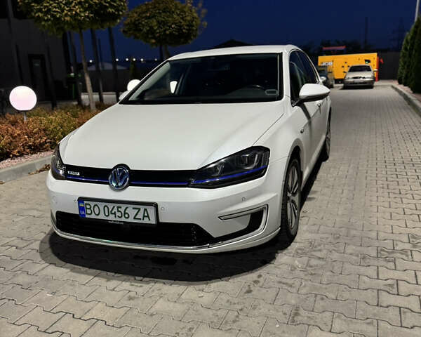Белый Фольксваген e-Golf, объемом двигателя 0 л и пробегом 169 тыс. км за 8400 $, фото 2 на Automoto.ua