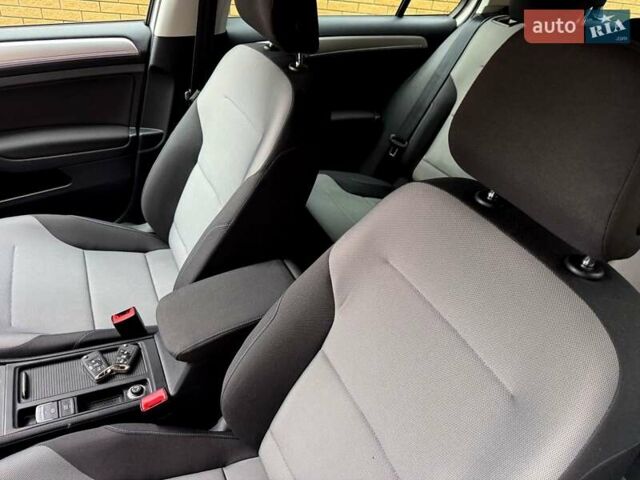 Белый Фольксваген e-Golf, объемом двигателя 0 л и пробегом 121 тыс. км за 8500 $, фото 25 на Automoto.ua