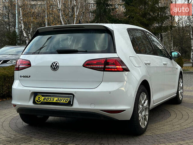 Белый Фольксваген e-Golf, объемом двигателя 0 л и пробегом 117 тыс. км за 11500 $, фото 6 на Automoto.ua