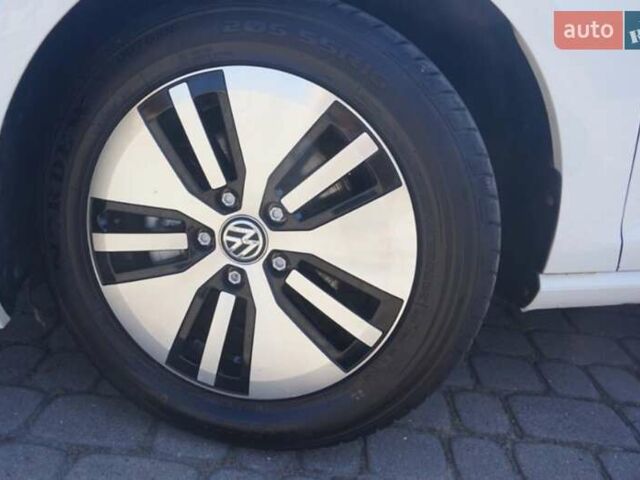 Білий Фольксваген e-Golf, об'ємом двигуна 0 л та пробігом 142 тис. км за 7900 $, фото 26 на Automoto.ua