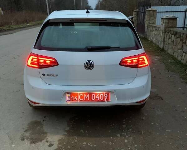 Белый Фольксваген e-Golf, объемом двигателя 0 л и пробегом 80 тыс. км за 7600 $, фото 3 на Automoto.ua