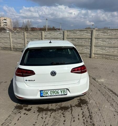 Белый Фольксваген e-Golf, объемом двигателя 0 л и пробегом 214 тыс. км за 7200 $, фото 2 на Automoto.ua