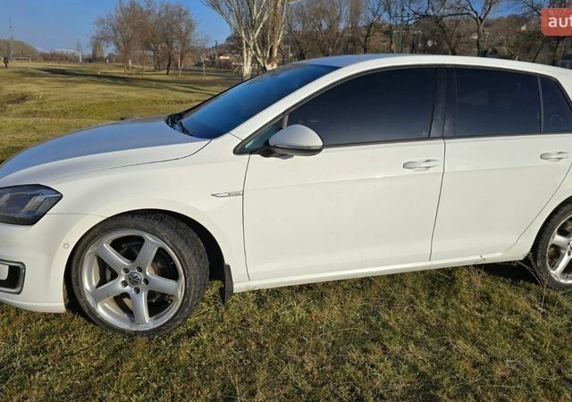 Білий Фольксваген e-Golf, об'ємом двигуна 0 л та пробігом 149 тис. км за 10500 $, фото 2 на Automoto.ua