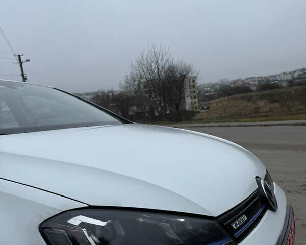 Білий Фольксваген e-Golf, об'ємом двигуна 0 л та пробігом 103 тис. км за 8499 $, фото 16 на Automoto.ua