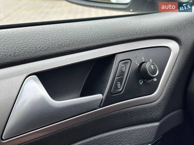 Білий Фольксваген e-Golf, об'ємом двигуна 0 л та пробігом 138 тис. км за 8200 $, фото 18 на Automoto.ua