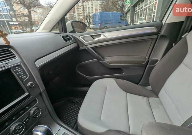 Белый Фольксваген e-Golf, объемом двигателя 0 л и пробегом 192 тыс. км за 7550 $, фото 19 на Automoto.ua