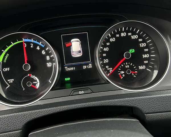Белый Фольксваген e-Golf, объемом двигателя 0 л и пробегом 126 тыс. км за 8550 $, фото 13 на Automoto.ua