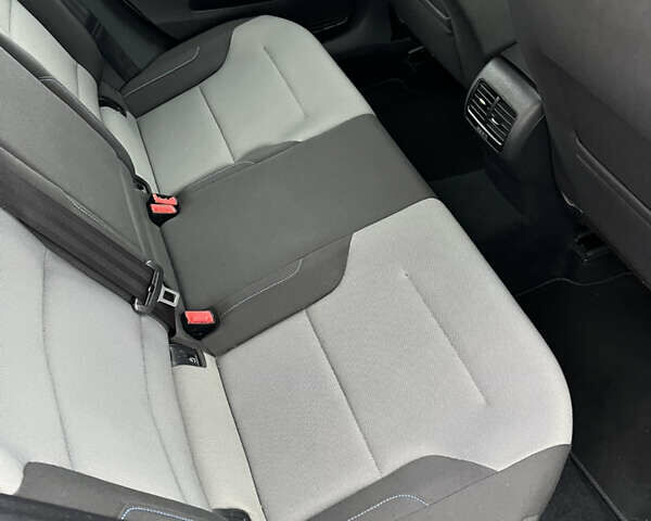 Белый Фольксваген e-Golf, объемом двигателя 0 л и пробегом 126 тыс. км за 8550 $, фото 24 на Automoto.ua