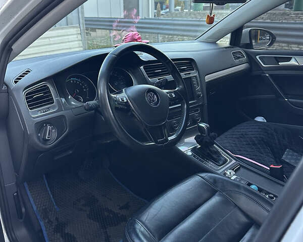 Білий Фольксваген e-Golf, об'ємом двигуна 0 л та пробігом 126 тис. км за 9000 $, фото 9 на Automoto.ua