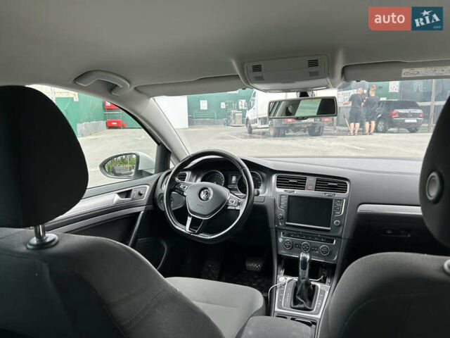 Белый Фольксваген e-Golf, объемом двигателя 0 л и пробегом 177 тыс. км за 8700 $, фото 6 на Automoto.ua