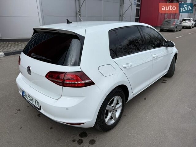 Білий Фольксваген e-Golf, об'ємом двигуна 0 л та пробігом 96 тис. км за 9500 $, фото 7 на Automoto.ua