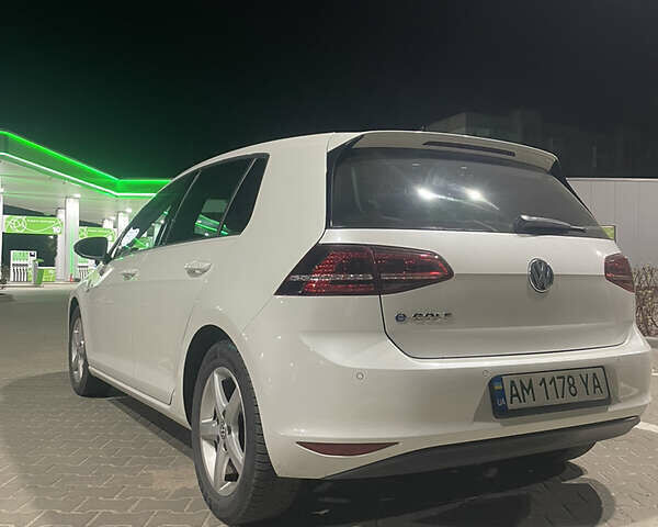 Белый Фольксваген e-Golf, объемом двигателя 0 л и пробегом 105 тыс. км за 13500 $, фото 2 на Automoto.ua