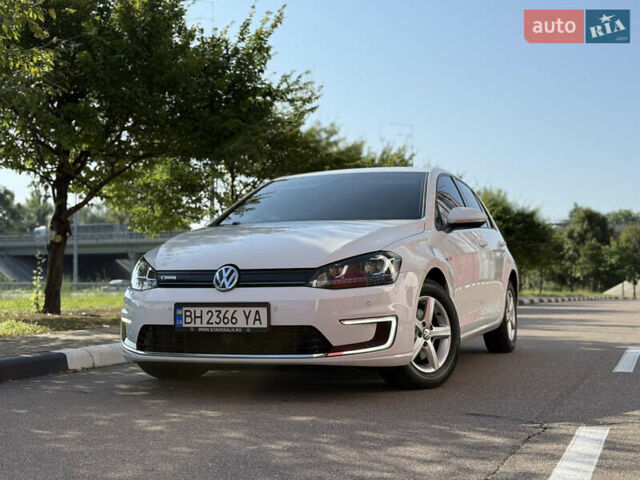 Белый Фольксваген e-Golf, объемом двигателя 0 л и пробегом 95 тыс. км за 9500 $, фото 11 на Automoto.ua
