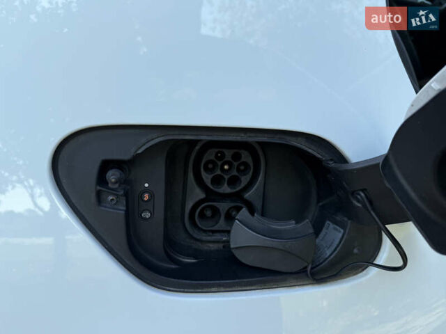 Белый Фольксваген e-Golf, объемом двигателя 0 л и пробегом 95 тыс. км за 9500 $, фото 23 на Automoto.ua