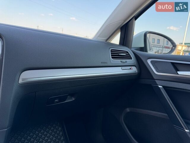 Білий Фольксваген e-Golf, об'ємом двигуна 0 л та пробігом 189 тис. км за 7700 $, фото 22 на Automoto.ua