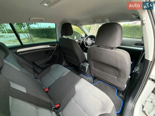 Білий Фольксваген e-Golf, об'ємом двигуна 0 л та пробігом 153 тис. км за 7999 $, фото 30 на Automoto.ua