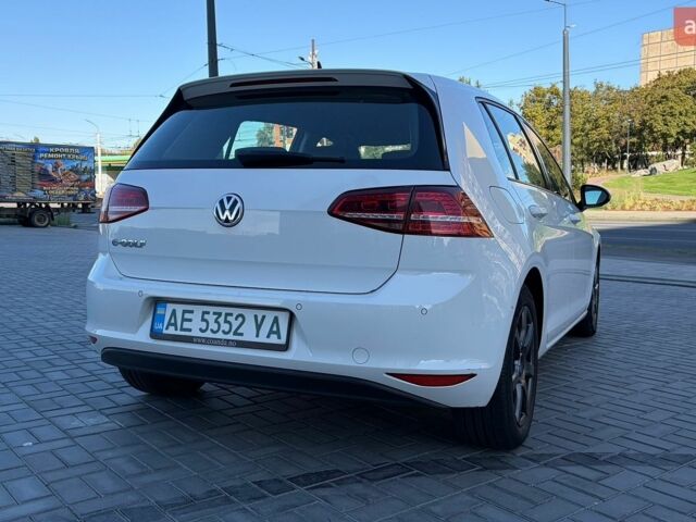 Белый Фольксваген e-Golf, объемом двигателя 0 л и пробегом 132 тыс. км за 9700 $, фото 6 на Automoto.ua