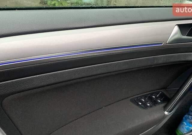 Белый Фольксваген e-Golf, объемом двигателя 0 л и пробегом 85 тыс. км за 10000 $, фото 11 на Automoto.ua