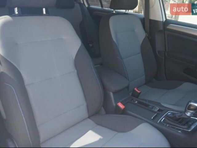 Білий Фольксваген e-Golf, об'ємом двигуна 0 л та пробігом 142 тис. км за 7900 $, фото 17 на Automoto.ua