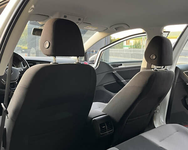 Белый Фольксваген e-Golf, объемом двигателя 0 л и пробегом 151 тыс. км за 8100 $, фото 32 на Automoto.ua