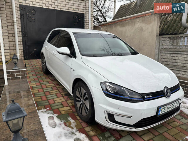 Білий Фольксваген e-Golf, об'ємом двигуна 0 л та пробігом 113 тис. км за 9900 $, фото 1 на Automoto.ua