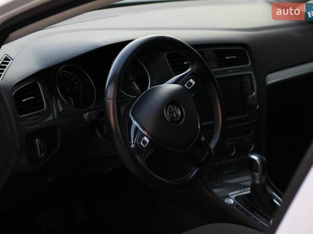 Белый Фольксваген e-Golf, объемом двигателя 0 л и пробегом 186 тыс. км за 8700 $, фото 11 на Automoto.ua