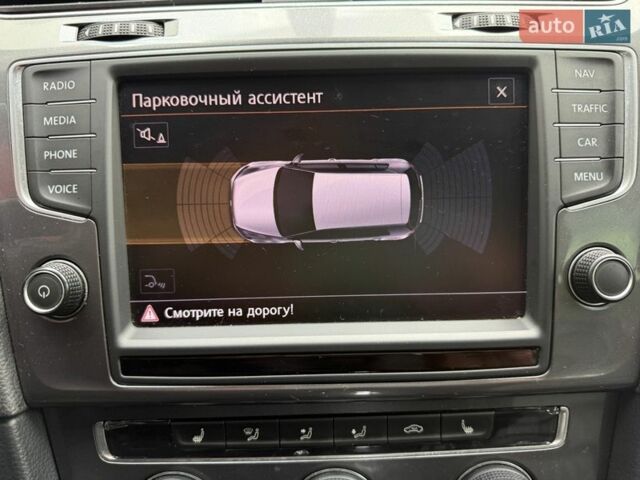 Білий Фольксваген e-Golf, об'ємом двигуна 0 л та пробігом 96 тис. км за 9500 $, фото 36 на Automoto.ua